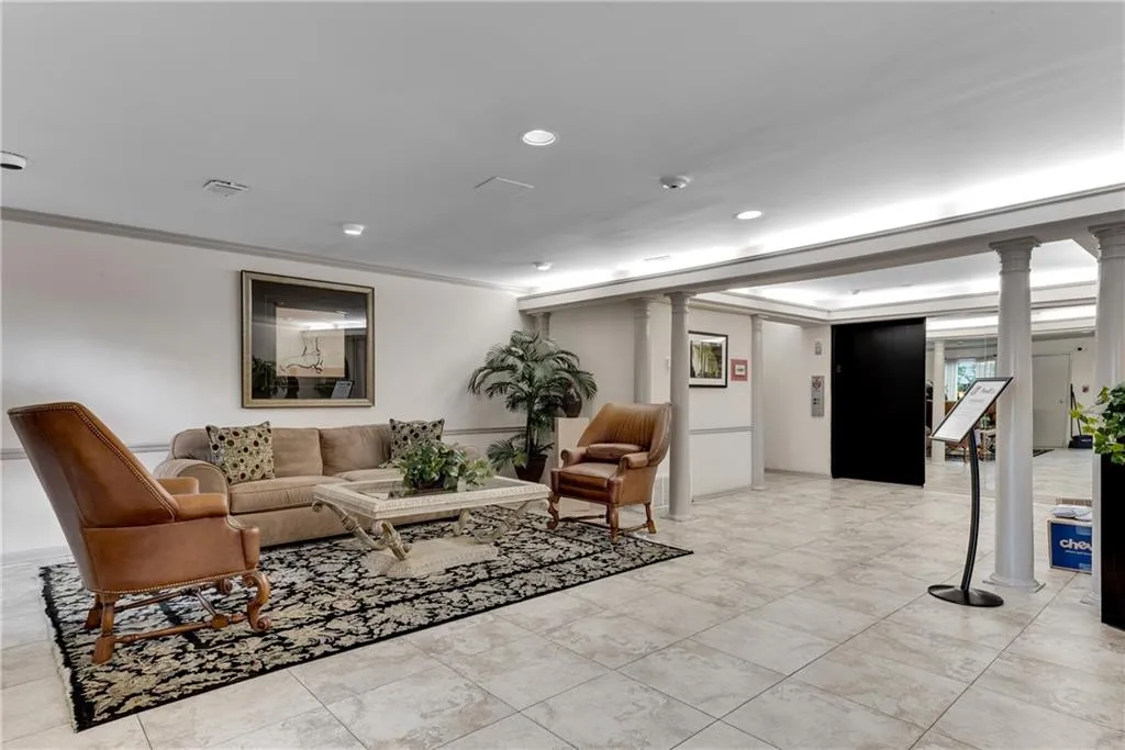 209 14th Street Ne Unit 307, Atlanta, Georgia 30309, 2 Bedrooms Bedrooms, 0 ,2 BathroomsBathrooms,Residential,For Sale,209 14th Street Ne Unit 307,7831134