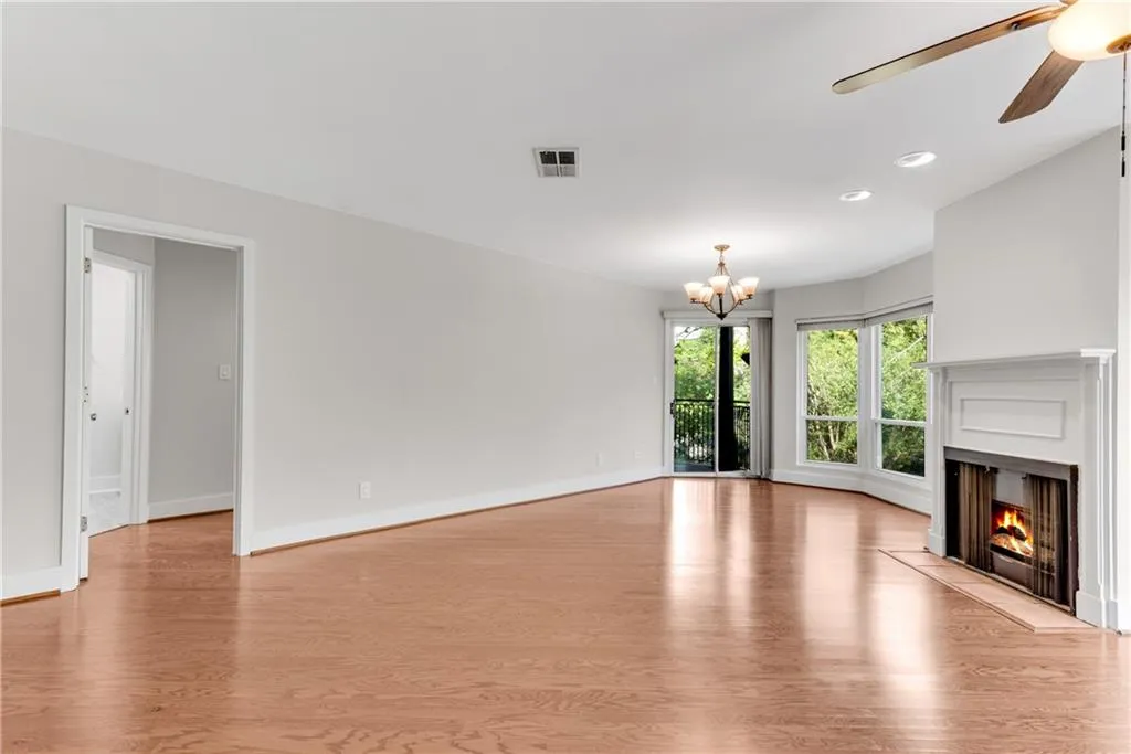 209 14th Street Ne Unit 307, Atlanta, Georgia 30309, 2 Bedrooms Bedrooms, 0 ,2 BathroomsBathrooms,Residential,For Sale,209 14th Street Ne Unit 307,7831134