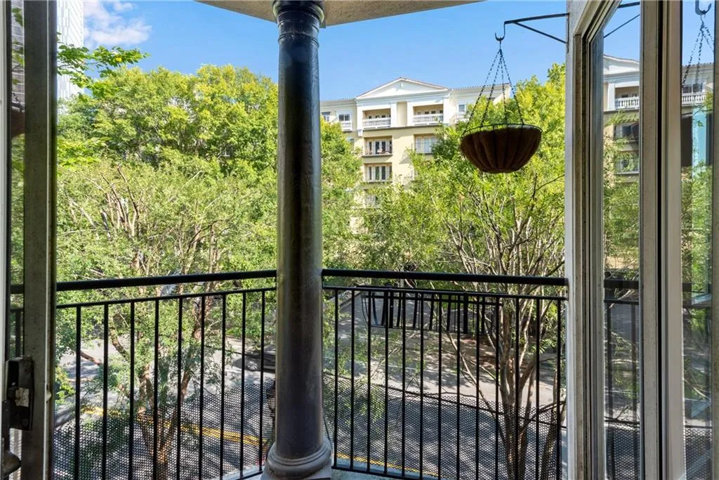 209 14th Street Ne Unit 307, Atlanta, Georgia 30309, 2 Bedrooms Bedrooms, 0 ,2 BathroomsBathrooms,Residential,For Sale,209 14th Street Ne Unit 307,7831134