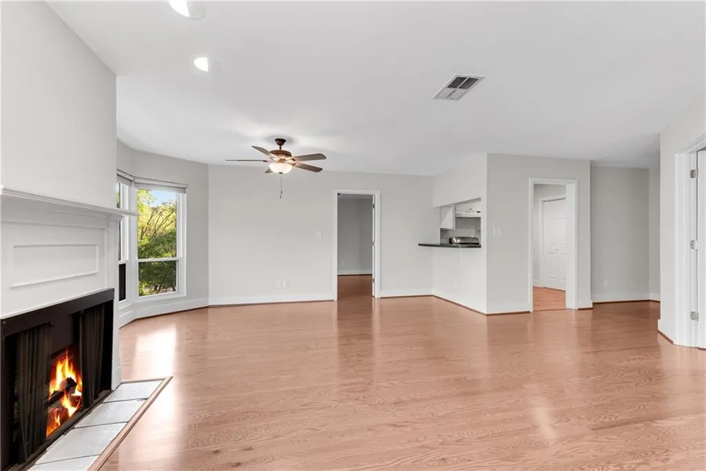 209 14th Street Ne Unit 307, Atlanta, Georgia 30309, 2 Bedrooms Bedrooms, 0 ,2 BathroomsBathrooms,Residential,For Sale,209 14th Street Ne Unit 307,7831134