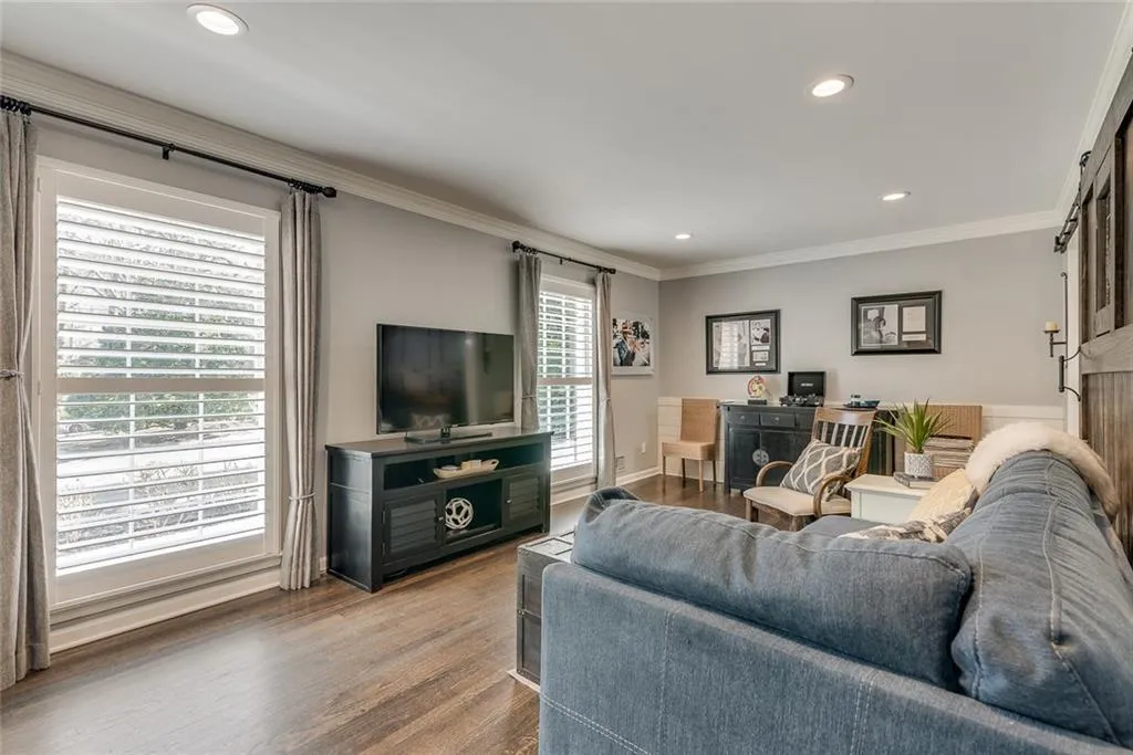 40 Brandon Ridge Drive, Atlanta, Georgia 30328, 4 Bedrooms Bedrooms, ,3 BathroomsBathrooms,Residential,Sold,40 Brandon Ridge Drive,7005542