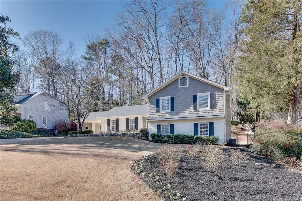 40 Brandon Ridge Drive, Atlanta, Georgia 30328, 4 Bedrooms Bedrooms, ,3 BathroomsBathrooms,Residential,Sold,40 Brandon Ridge Drive,7005542