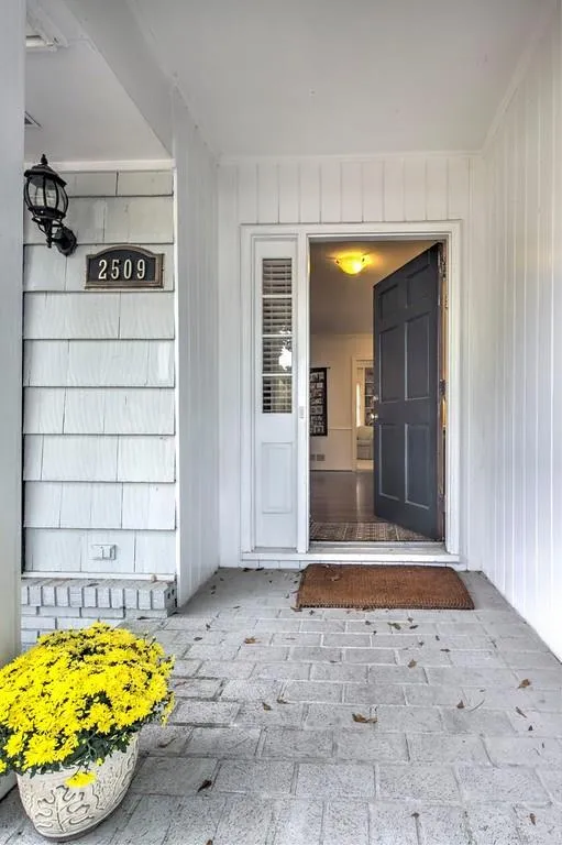 2509 Sharondale Drive Ne, Atlanta, Georgia 30305, 4 Bedrooms Bedrooms, ,3 BathroomsBathrooms,Residential,Sold,2509 Sharondale Drive Ne,5768155