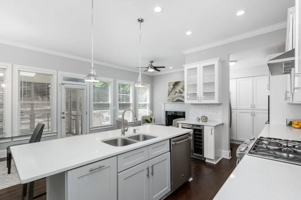 675 Forest Hills Drive, Atlanta, Georgia 30342, 4 Bedrooms Bedrooms, ,2 BathroomsBathrooms,Residential,Sold,675 Forest Hills Drive,6899900