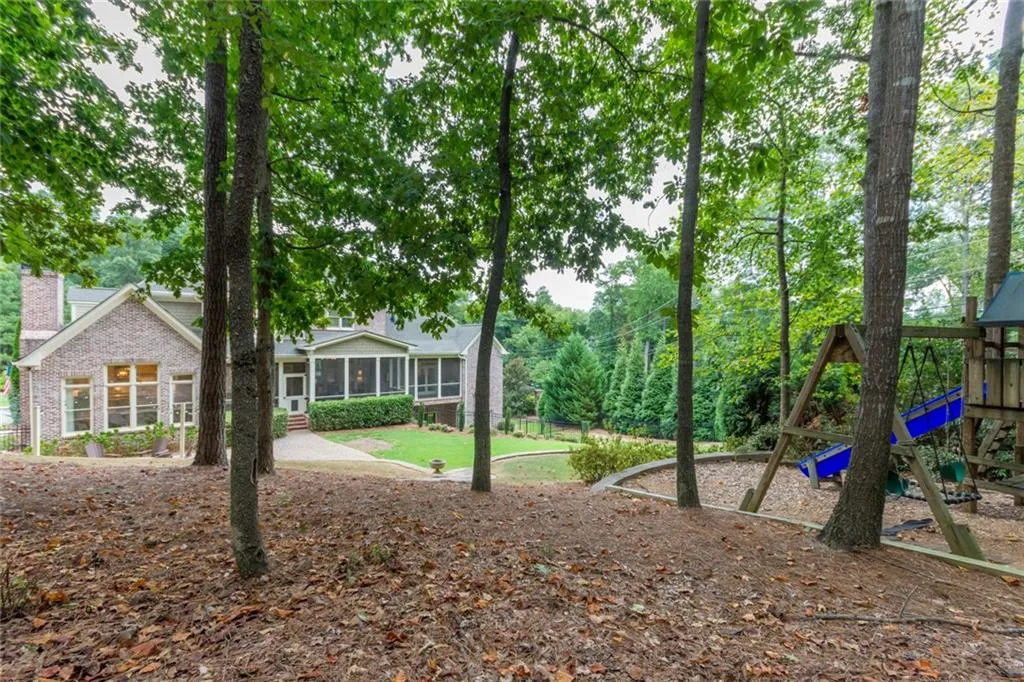 7750 Stables Drive, Sandy Springs, Georgia 30350, 6 Bedrooms Bedrooms, ,5 BathroomsBathrooms,Residential,Sold,7750 Stables Drive,6609481
