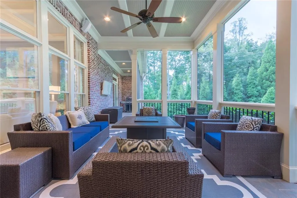 7750 Stables Drive, Sandy Springs, Georgia 30350, 6 Bedrooms Bedrooms, ,5 BathroomsBathrooms,Residential,Sold,7750 Stables Drive,6609481