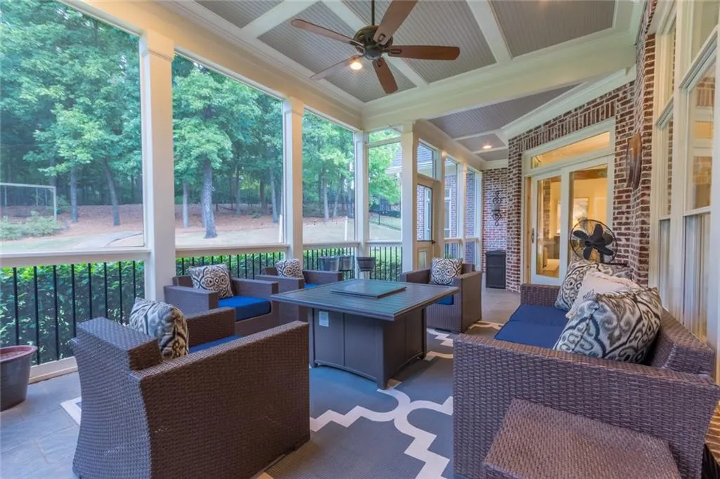 7750 Stables Drive, Sandy Springs, Georgia 30350, 6 Bedrooms Bedrooms, ,5 BathroomsBathrooms,Residential,Sold,7750 Stables Drive,6609481