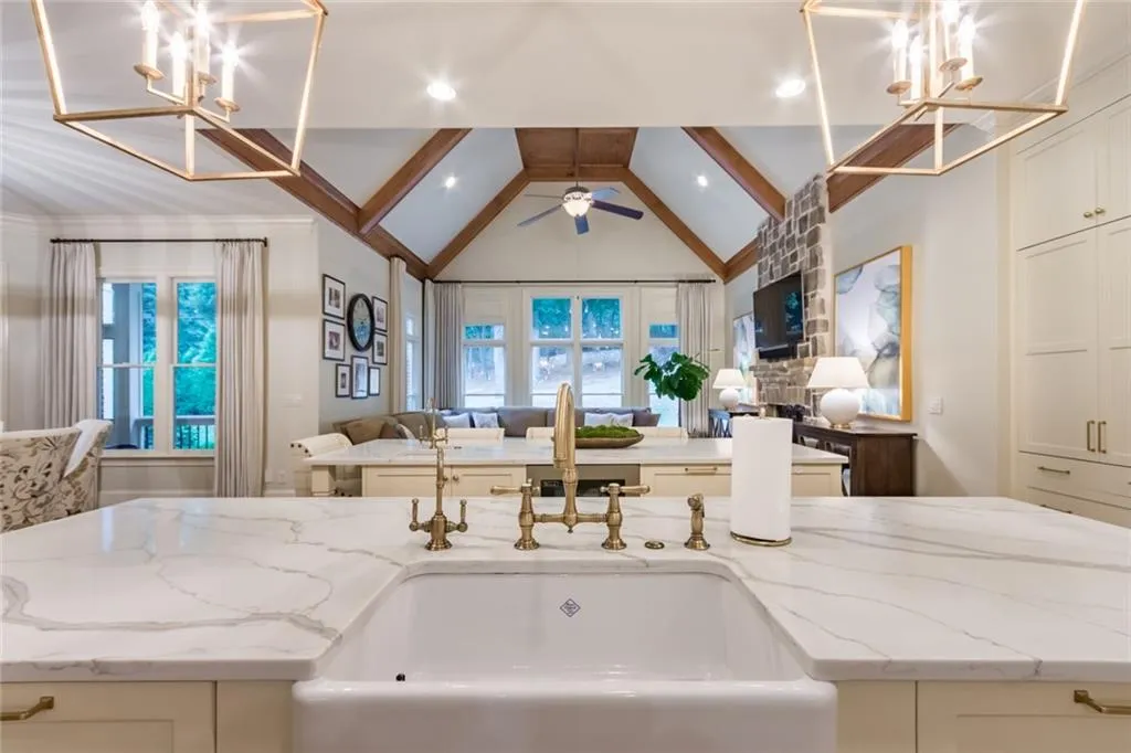 7750 Stables Drive, Sandy Springs, Georgia 30350, 6 Bedrooms Bedrooms, ,5 BathroomsBathrooms,Residential,Sold,7750 Stables Drive,6609481