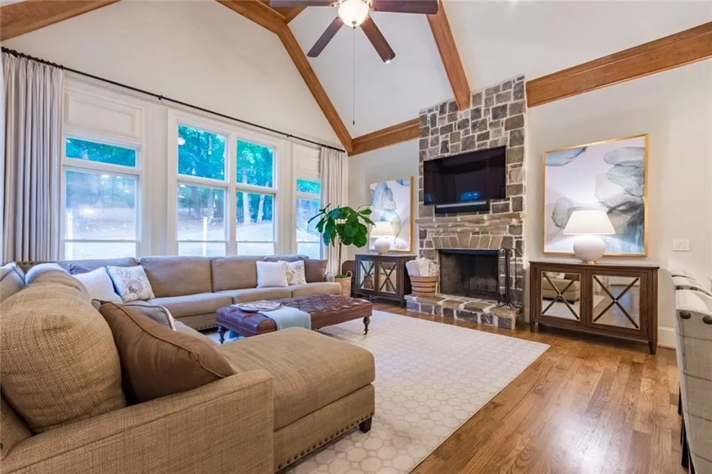 7750 Stables Drive, Sandy Springs, Georgia 30350, 6 Bedrooms Bedrooms, ,5 BathroomsBathrooms,Residential,Sold,7750 Stables Drive,6609481