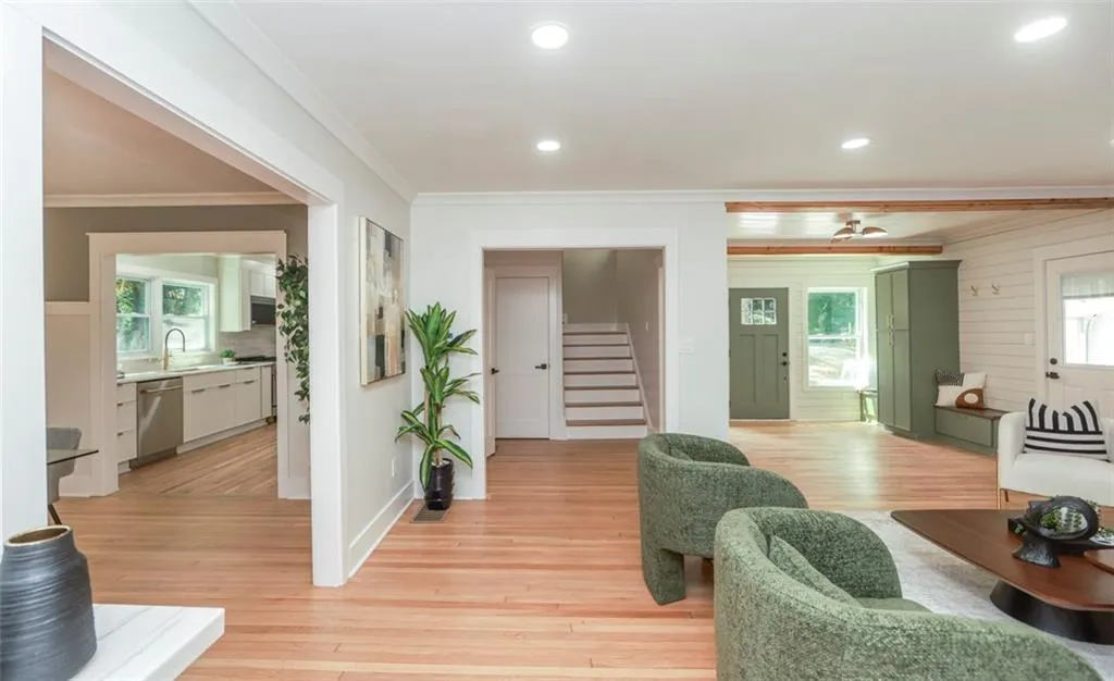 2908 N Hills Drive Ne, Atlanta, Georgia 30305, 3 Bedrooms Bedrooms, ,2 BathroomsBathrooms,Residential,For Sale,2908 N Hills Drive Ne,7625467