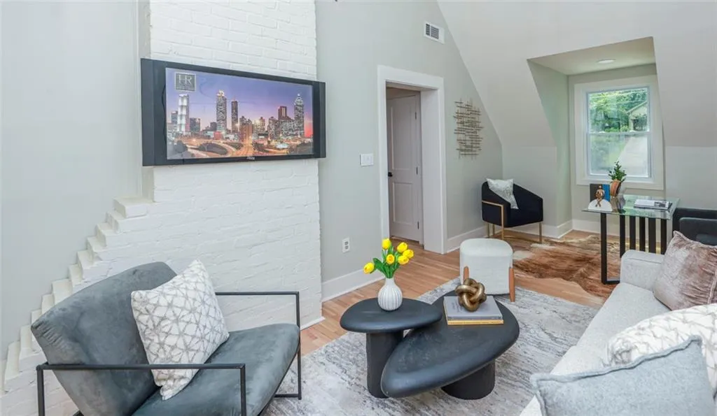 2908 N Hills Drive Ne, Atlanta, Georgia 30305, 3 Bedrooms Bedrooms, ,2 BathroomsBathrooms,Residential,For Sale,2908 N Hills Drive Ne,7625467