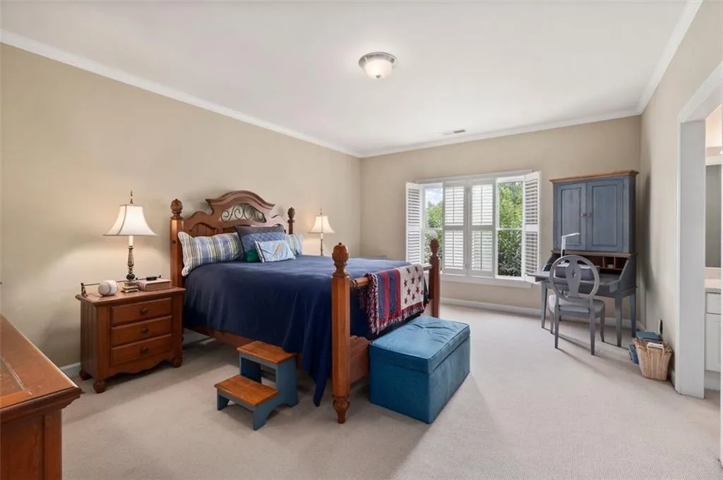 135 Dunwoody Creek Court, Sandy Springs, Georgia 30350, 4 Bedrooms Bedrooms, ,4 BathroomsBathrooms,Residential,Sold,135 Dunwoody Creek Court,6916235