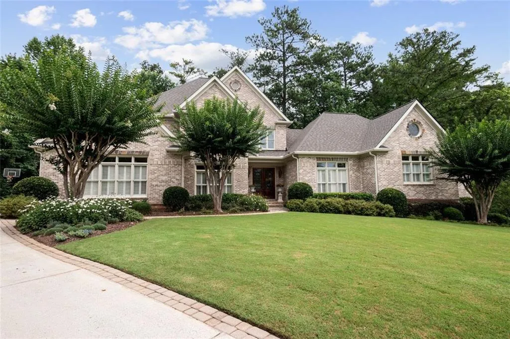135 Dunwoody Creek Court, Sandy Springs, Georgia 30350, 4 Bedrooms Bedrooms, ,4 BathroomsBathrooms,Residential,Sold,135 Dunwoody Creek Court,6916235