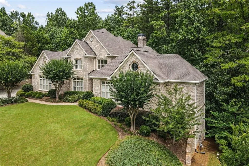 135 Dunwoody Creek Court, Sandy Springs, Georgia 30350, 4 Bedrooms Bedrooms, ,4 BathroomsBathrooms,Residential,Sold,135 Dunwoody Creek Court,6916235