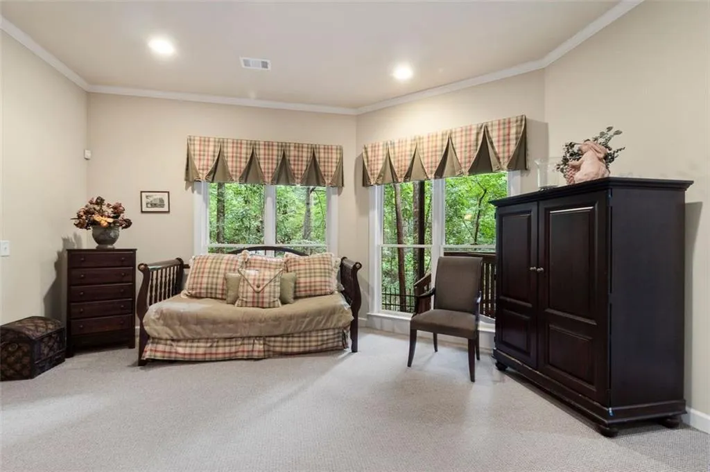 135 Dunwoody Creek Court, Sandy Springs, Georgia 30350, 4 Bedrooms Bedrooms, ,4 BathroomsBathrooms,Residential,Sold,135 Dunwoody Creek Court,6916235