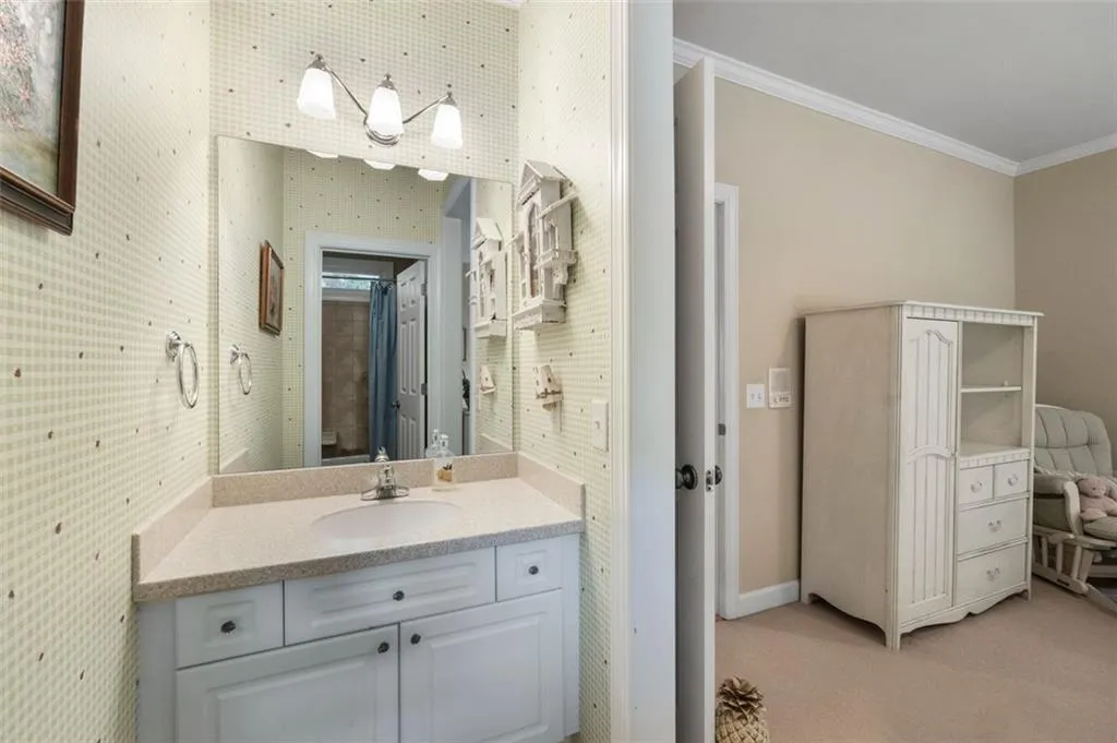 135 Dunwoody Creek Court, Sandy Springs, Georgia 30350, 4 Bedrooms Bedrooms, ,4 BathroomsBathrooms,Residential,Sold,135 Dunwoody Creek Court,6916235