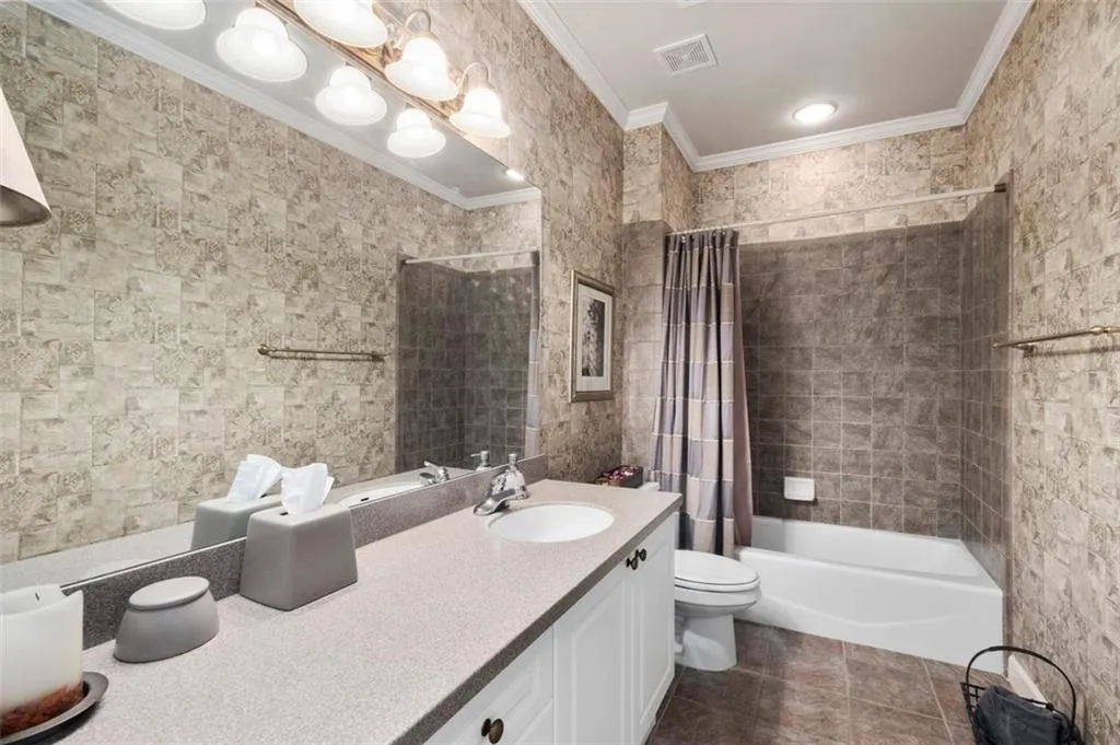135 Dunwoody Creek Court, Sandy Springs, Georgia 30350, 4 Bedrooms Bedrooms, ,4 BathroomsBathrooms,Residential,Sold,135 Dunwoody Creek Court,6916235