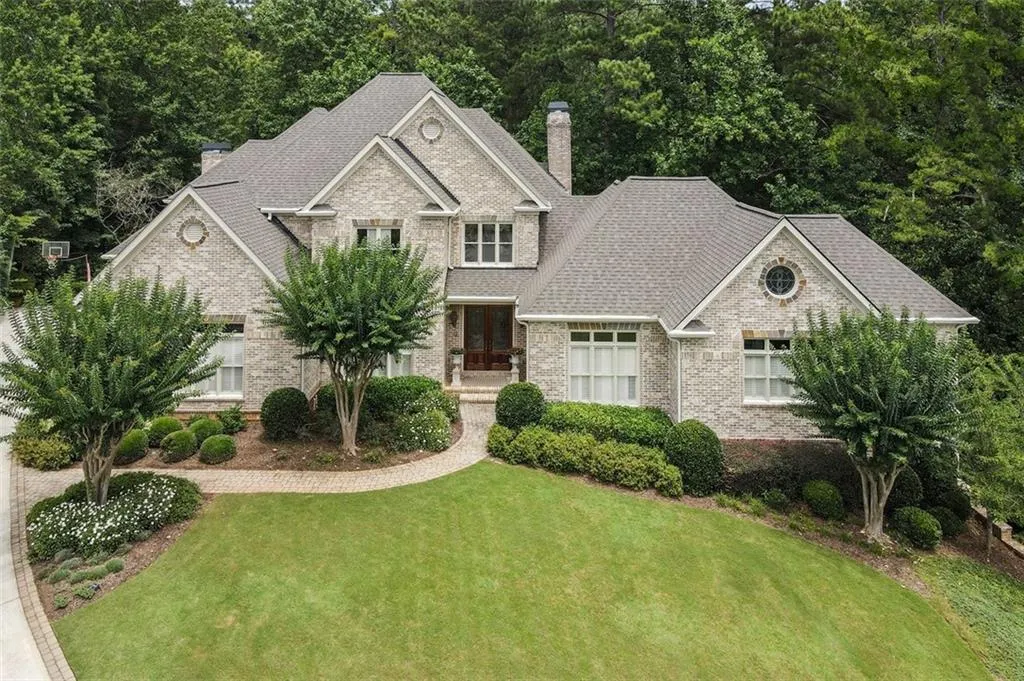 135 Dunwoody Creek Court, Sandy Springs, Georgia 30350, 4 Bedrooms Bedrooms, ,4 BathroomsBathrooms,Residential,Sold,135 Dunwoody Creek Court,6916235