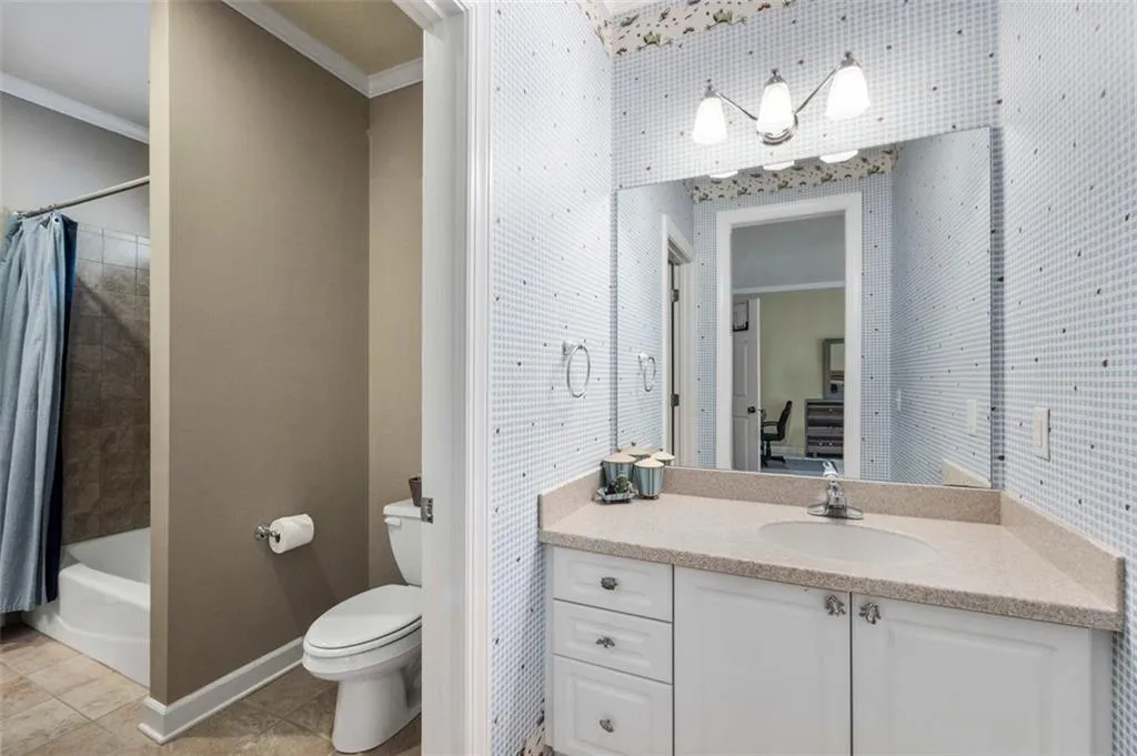 135 Dunwoody Creek Court, Sandy Springs, Georgia 30350, 4 Bedrooms Bedrooms, ,4 BathroomsBathrooms,Residential,Sold,135 Dunwoody Creek Court,6916235