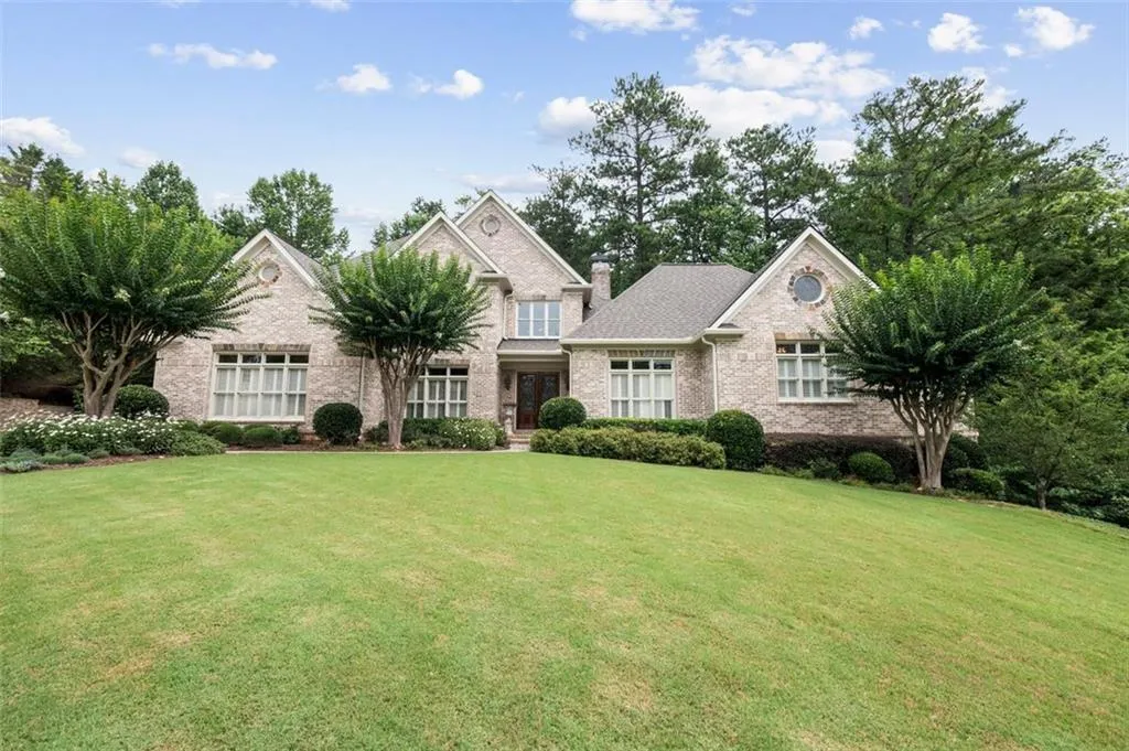 135 Dunwoody Creek Court, Sandy Springs, Georgia 30350, 4 Bedrooms Bedrooms, ,4 BathroomsBathrooms,Residential,Sold,135 Dunwoody Creek Court,6916235