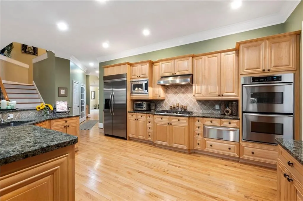 135 Dunwoody Creek Court, Sandy Springs, Georgia 30350, 4 Bedrooms Bedrooms, ,4 BathroomsBathrooms,Residential,Sold,135 Dunwoody Creek Court,6916235