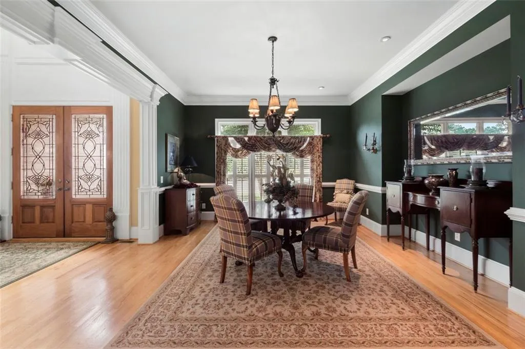 135 Dunwoody Creek Court, Sandy Springs, Georgia 30350, 4 Bedrooms Bedrooms, ,4 BathroomsBathrooms,Residential,Sold,135 Dunwoody Creek Court,6916235
