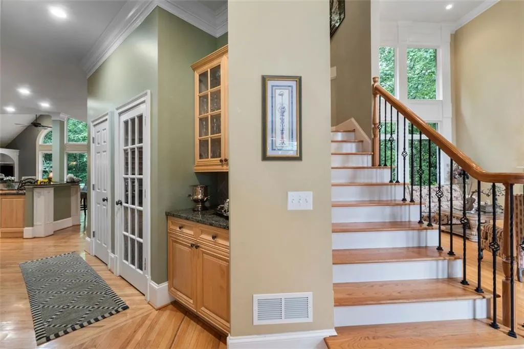 135 Dunwoody Creek Court, Sandy Springs, Georgia 30350, 4 Bedrooms Bedrooms, ,4 BathroomsBathrooms,Residential,Sold,135 Dunwoody Creek Court,6916235