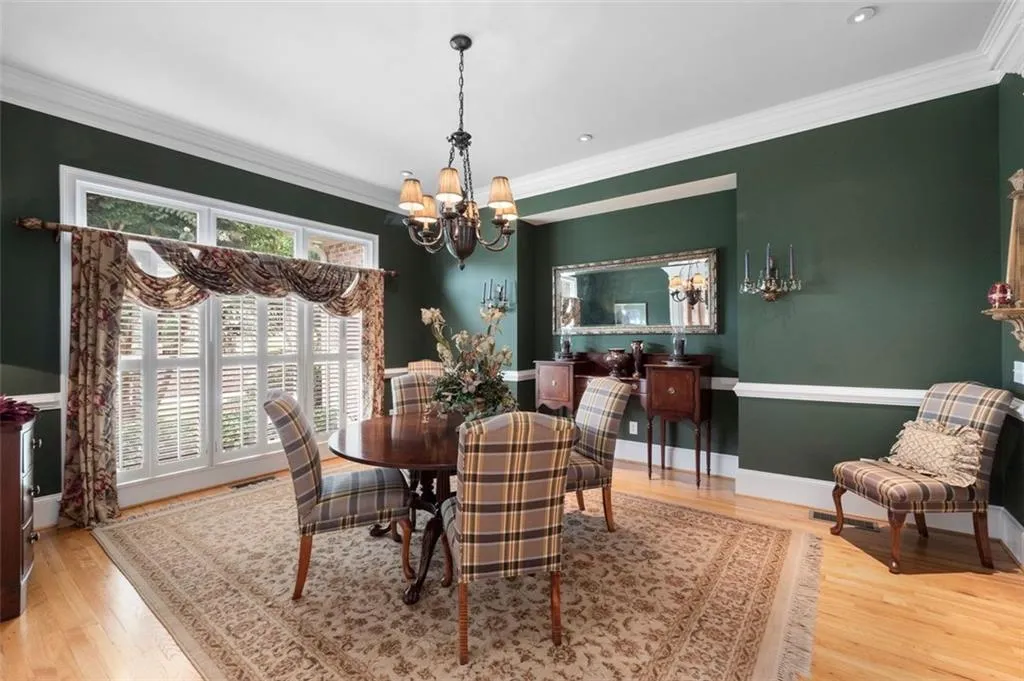 135 Dunwoody Creek Court, Sandy Springs, Georgia 30350, 4 Bedrooms Bedrooms, ,4 BathroomsBathrooms,Residential,Sold,135 Dunwoody Creek Court,6916235