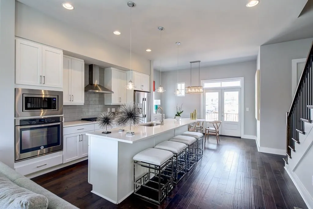 709 Taylor Court Unit 18, Atlanta, Georgia 30324, 3 Bedrooms Bedrooms, ,3 BathroomsBathrooms,Residential,Sold,709 Taylor Court Unit 18,5723831