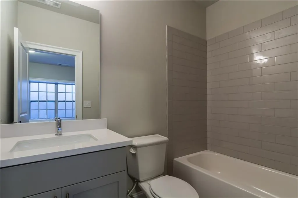 4208 Deming Circle, Atlanta, Georgia 30342, 3 Bedrooms Bedrooms, ,3 BathroomsBathrooms,Residential,Sold,4208 Deming Circle,5714865