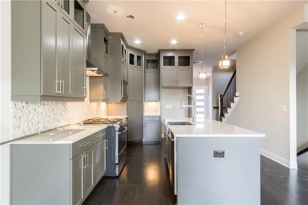 4208 Deming Circle, Atlanta, Georgia 30342, 3 Bedrooms Bedrooms, ,3 BathroomsBathrooms,Residential,Sold,4208 Deming Circle,5714865