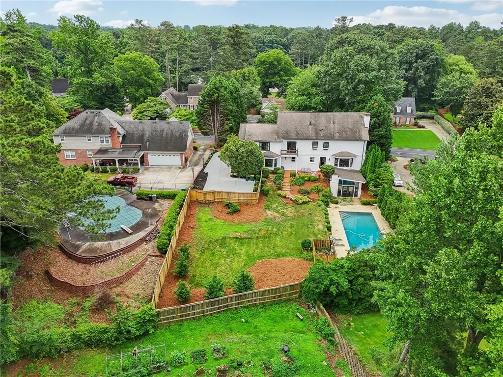 120 Marsh Glen Point, Atlanta, Georgia 30328, 6 Bedrooms Bedrooms, ,4 BathroomsBathrooms,Residential,Sold,120 Marsh Glen Point,7393170