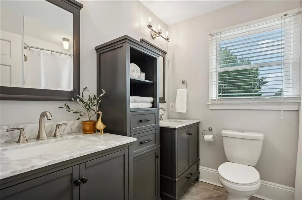 120 Marsh Glen Point, Atlanta, Georgia 30328, 6 Bedrooms Bedrooms, ,4 BathroomsBathrooms,Residential,Sold,120 Marsh Glen Point,7393170