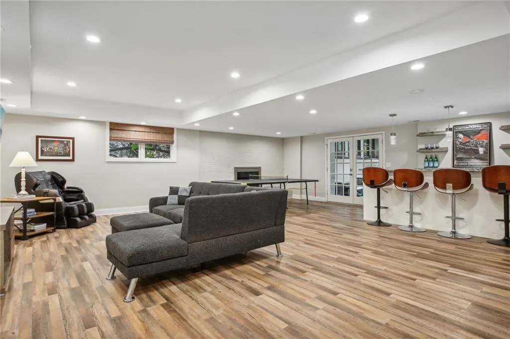 120 Marsh Glen Point, Atlanta, Georgia 30328, 6 Bedrooms Bedrooms, ,4 BathroomsBathrooms,Residential,Sold,120 Marsh Glen Point,7393170