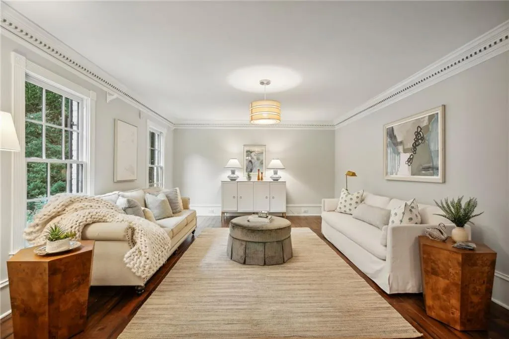 120 Marsh Glen Point, Atlanta, Georgia 30328, 6 Bedrooms Bedrooms, ,4 BathroomsBathrooms,Residential,Sold,120 Marsh Glen Point,7393170