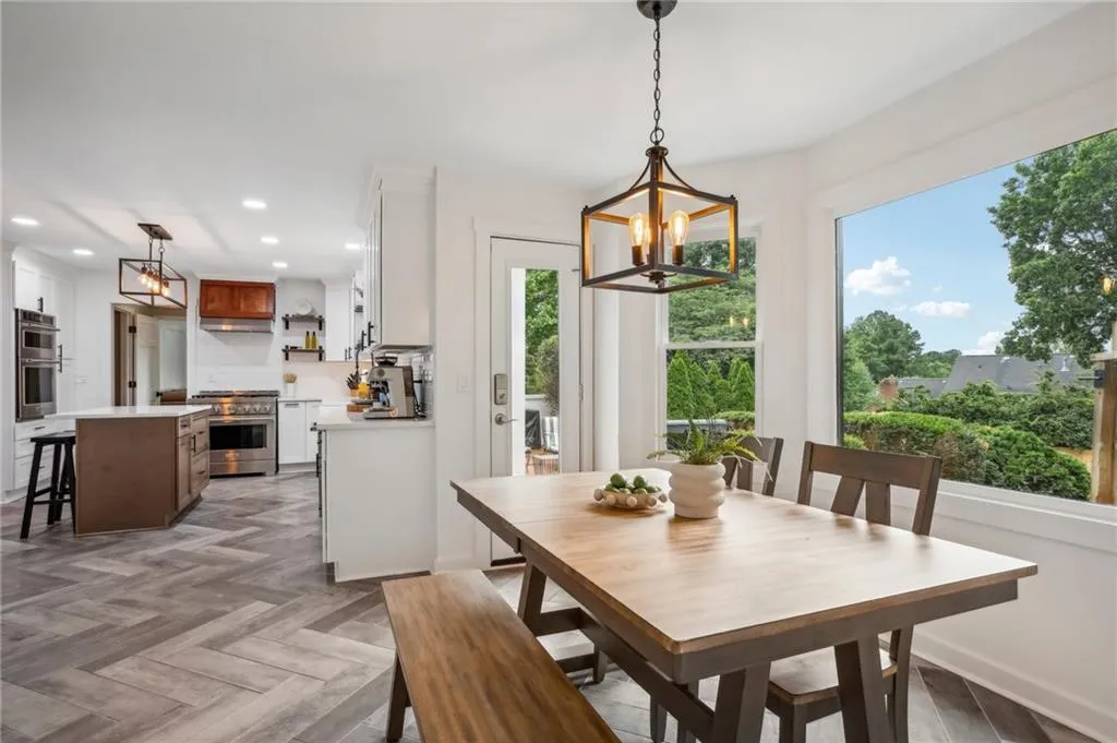 120 Marsh Glen Point, Atlanta, Georgia 30328, 6 Bedrooms Bedrooms, ,4 BathroomsBathrooms,Residential,Sold,120 Marsh Glen Point,7393170