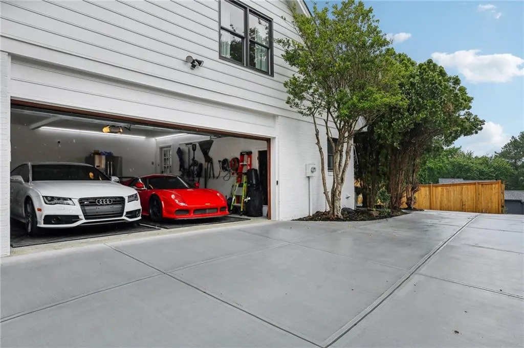 120 Marsh Glen Point, Atlanta, Georgia 30328, 6 Bedrooms Bedrooms, ,4 BathroomsBathrooms,Residential,Sold,120 Marsh Glen Point,7393170