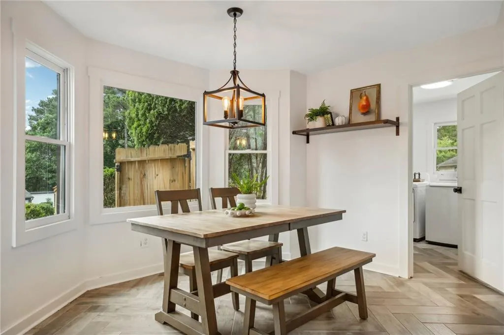 120 Marsh Glen Point, Atlanta, Georgia 30328, 6 Bedrooms Bedrooms, ,4 BathroomsBathrooms,Residential,Sold,120 Marsh Glen Point,7393170