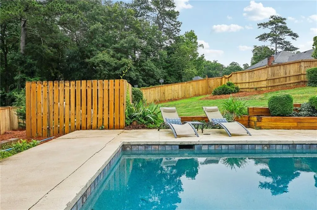 120 Marsh Glen Point, Atlanta, Georgia 30328, 6 Bedrooms Bedrooms, ,4 BathroomsBathrooms,Residential,Sold,120 Marsh Glen Point,7393170