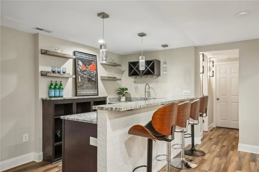 120 Marsh Glen Point, Atlanta, Georgia 30328, 6 Bedrooms Bedrooms, ,4 BathroomsBathrooms,Residential,Sold,120 Marsh Glen Point,7393170