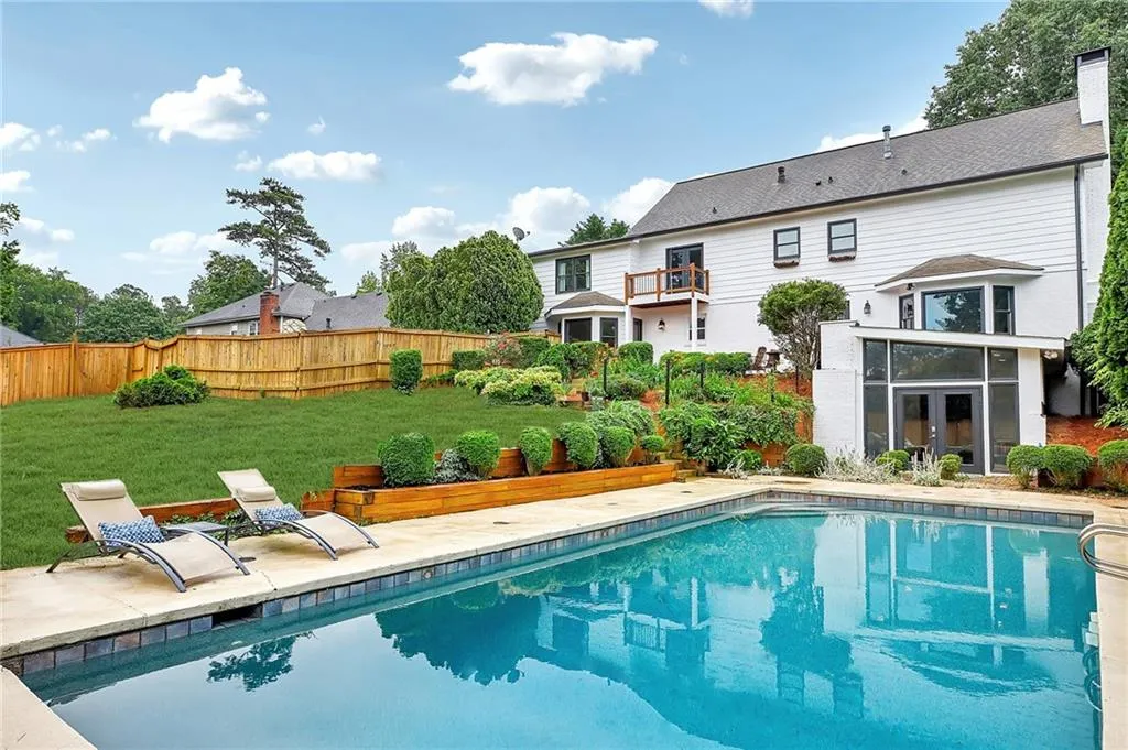 120 Marsh Glen Point, Atlanta, Georgia 30328, 6 Bedrooms Bedrooms, ,4 BathroomsBathrooms,Residential,Sold,120 Marsh Glen Point,7393170