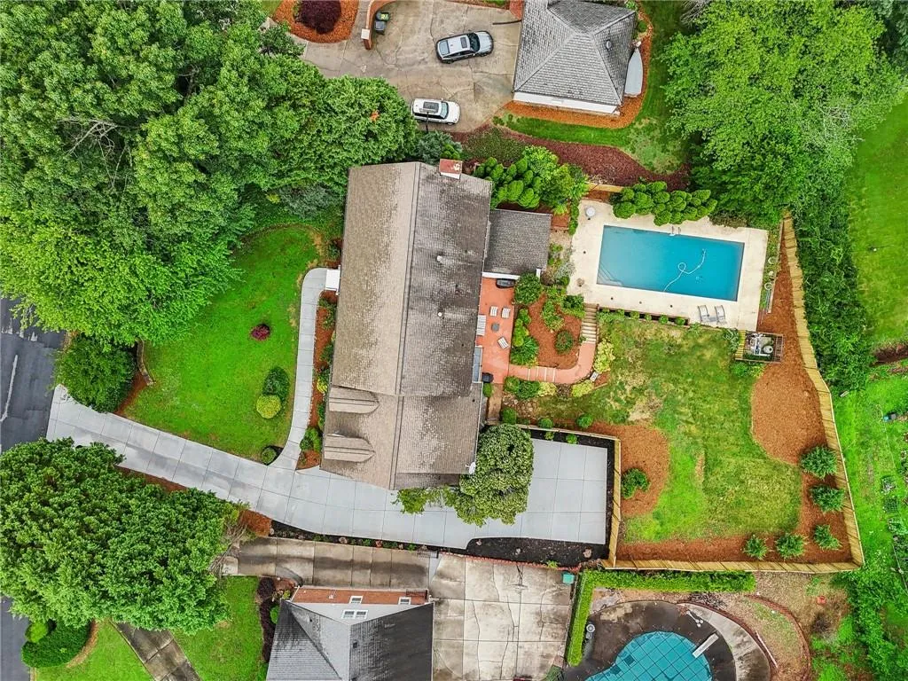 120 Marsh Glen Point, Atlanta, Georgia 30328, 6 Bedrooms Bedrooms, ,4 BathroomsBathrooms,Residential,Sold,120 Marsh Glen Point,7393170