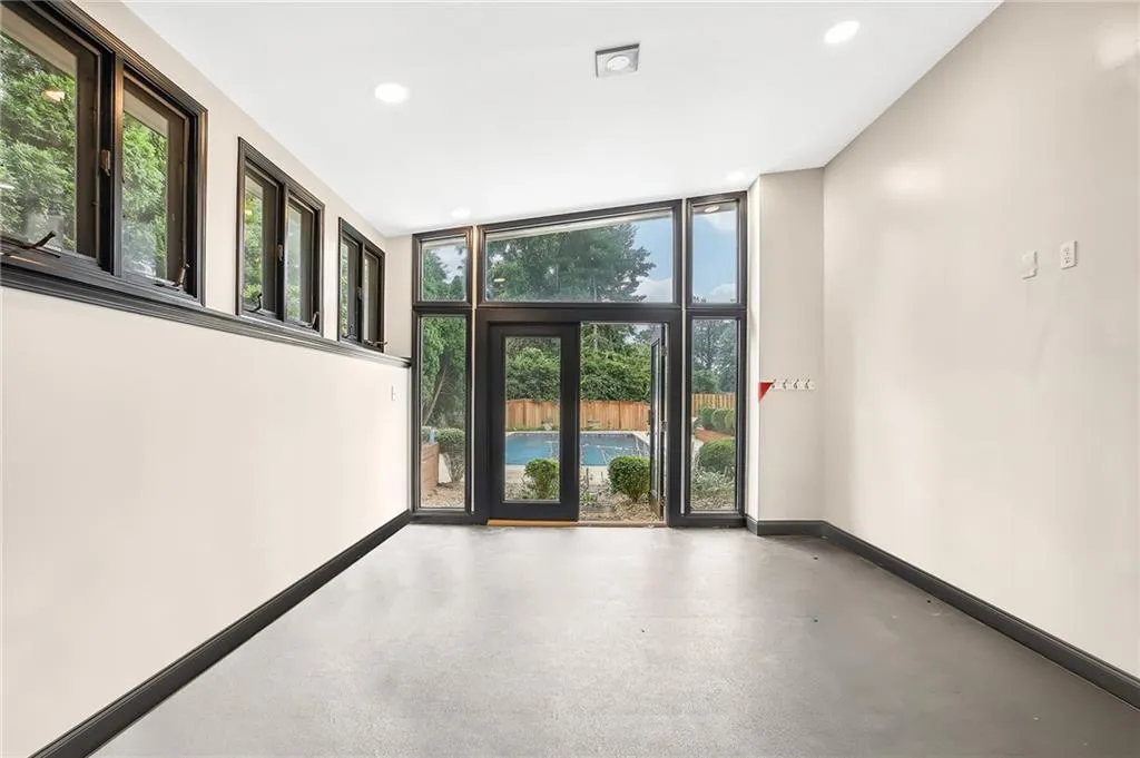 120 Marsh Glen Point, Atlanta, Georgia 30328, 6 Bedrooms Bedrooms, ,4 BathroomsBathrooms,Residential,Sold,120 Marsh Glen Point,7393170