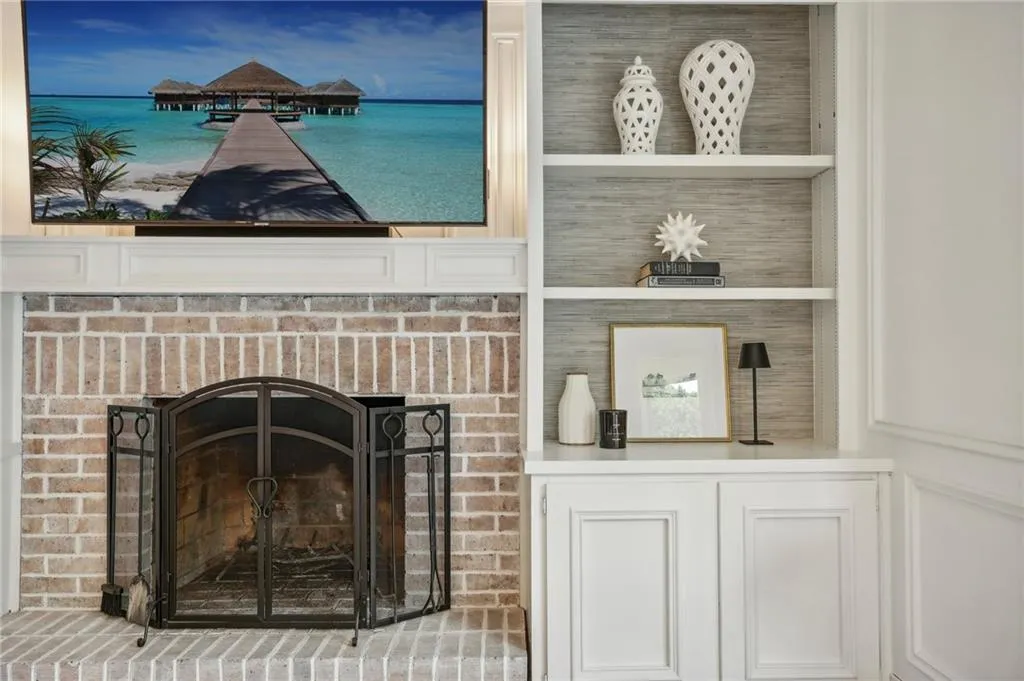 120 Marsh Glen Point, Atlanta, Georgia 30328, 6 Bedrooms Bedrooms, ,4 BathroomsBathrooms,Residential,Sold,120 Marsh Glen Point,7393170