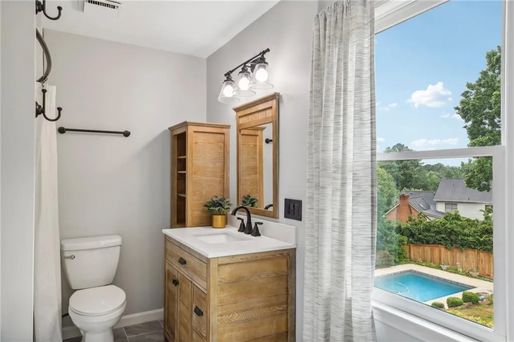 120 Marsh Glen Point, Atlanta, Georgia 30328, 6 Bedrooms Bedrooms, ,4 BathroomsBathrooms,Residential,Sold,120 Marsh Glen Point,7393170