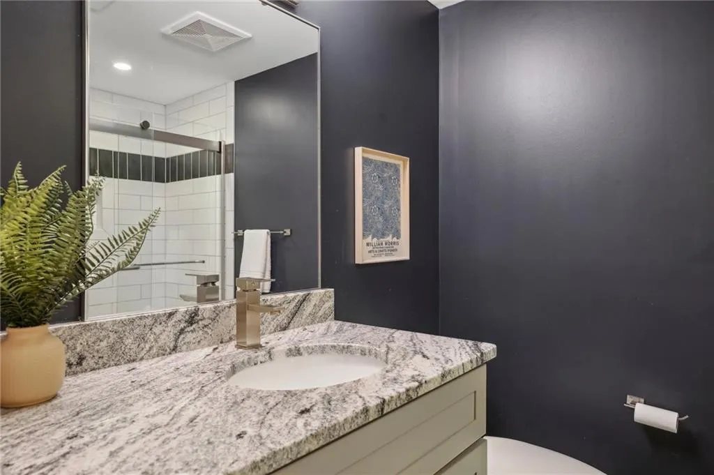 120 Marsh Glen Point, Atlanta, Georgia 30328, 6 Bedrooms Bedrooms, ,4 BathroomsBathrooms,Residential,Sold,120 Marsh Glen Point,7393170