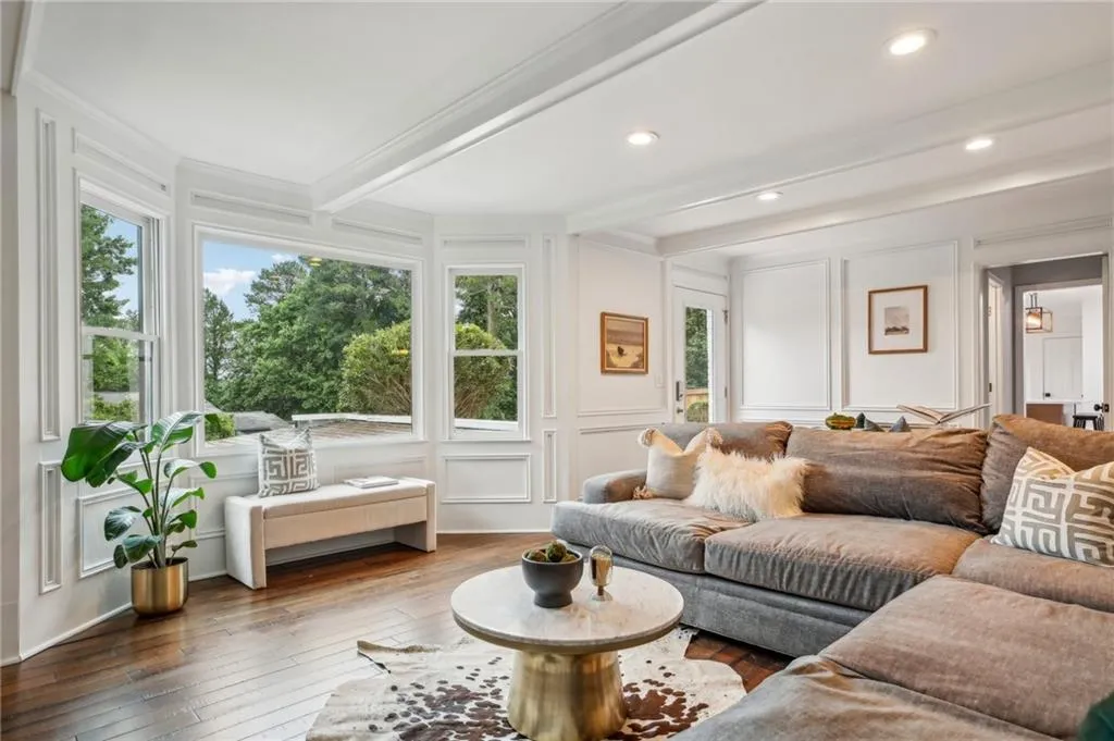 120 Marsh Glen Point, Atlanta, Georgia 30328, 6 Bedrooms Bedrooms, ,4 BathroomsBathrooms,Residential,Sold,120 Marsh Glen Point,7393170