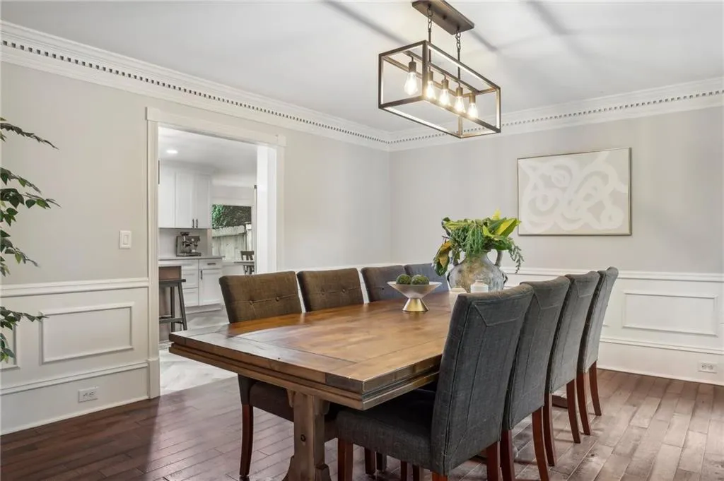 120 Marsh Glen Point, Atlanta, Georgia 30328, 6 Bedrooms Bedrooms, ,4 BathroomsBathrooms,Residential,Sold,120 Marsh Glen Point,7393170