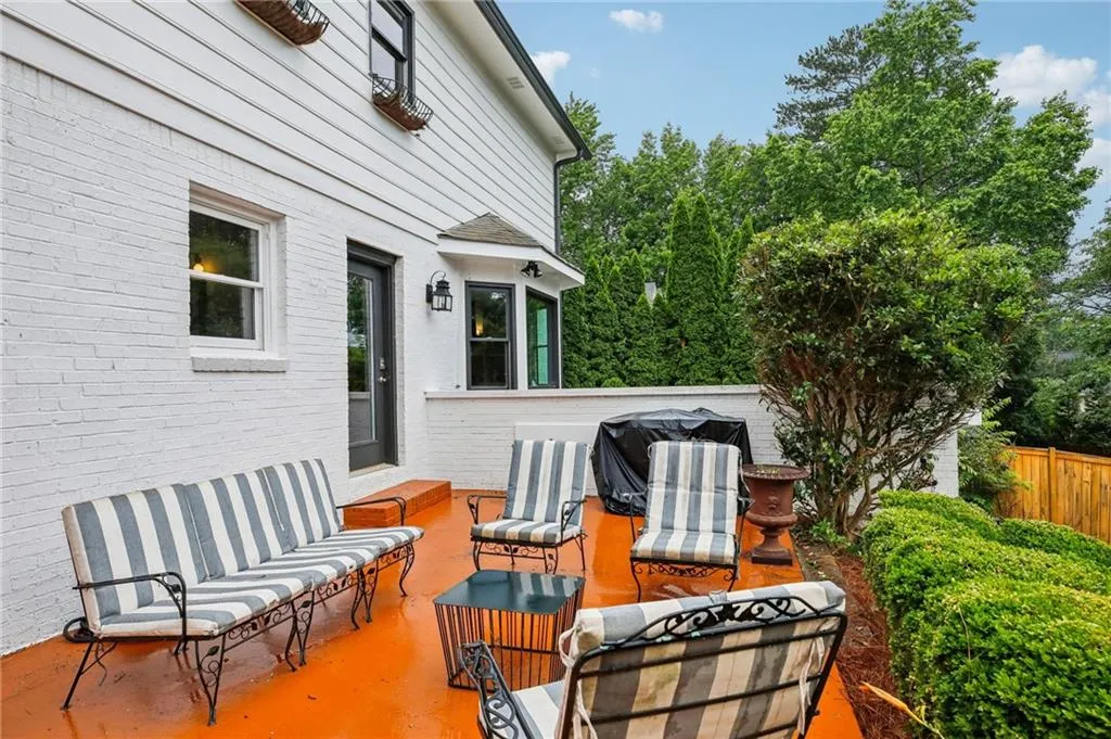 120 Marsh Glen Point, Atlanta, Georgia 30328, 6 Bedrooms Bedrooms, ,4 BathroomsBathrooms,Residential,Sold,120 Marsh Glen Point,7393170