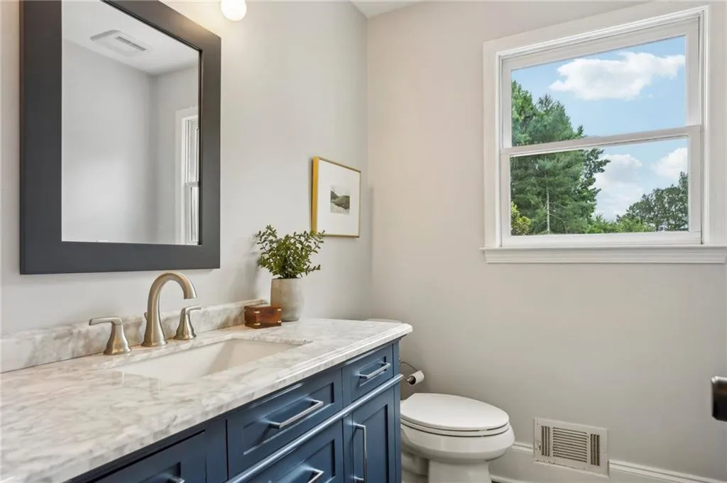 120 Marsh Glen Point, Atlanta, Georgia 30328, 6 Bedrooms Bedrooms, ,4 BathroomsBathrooms,Residential,Sold,120 Marsh Glen Point,7393170